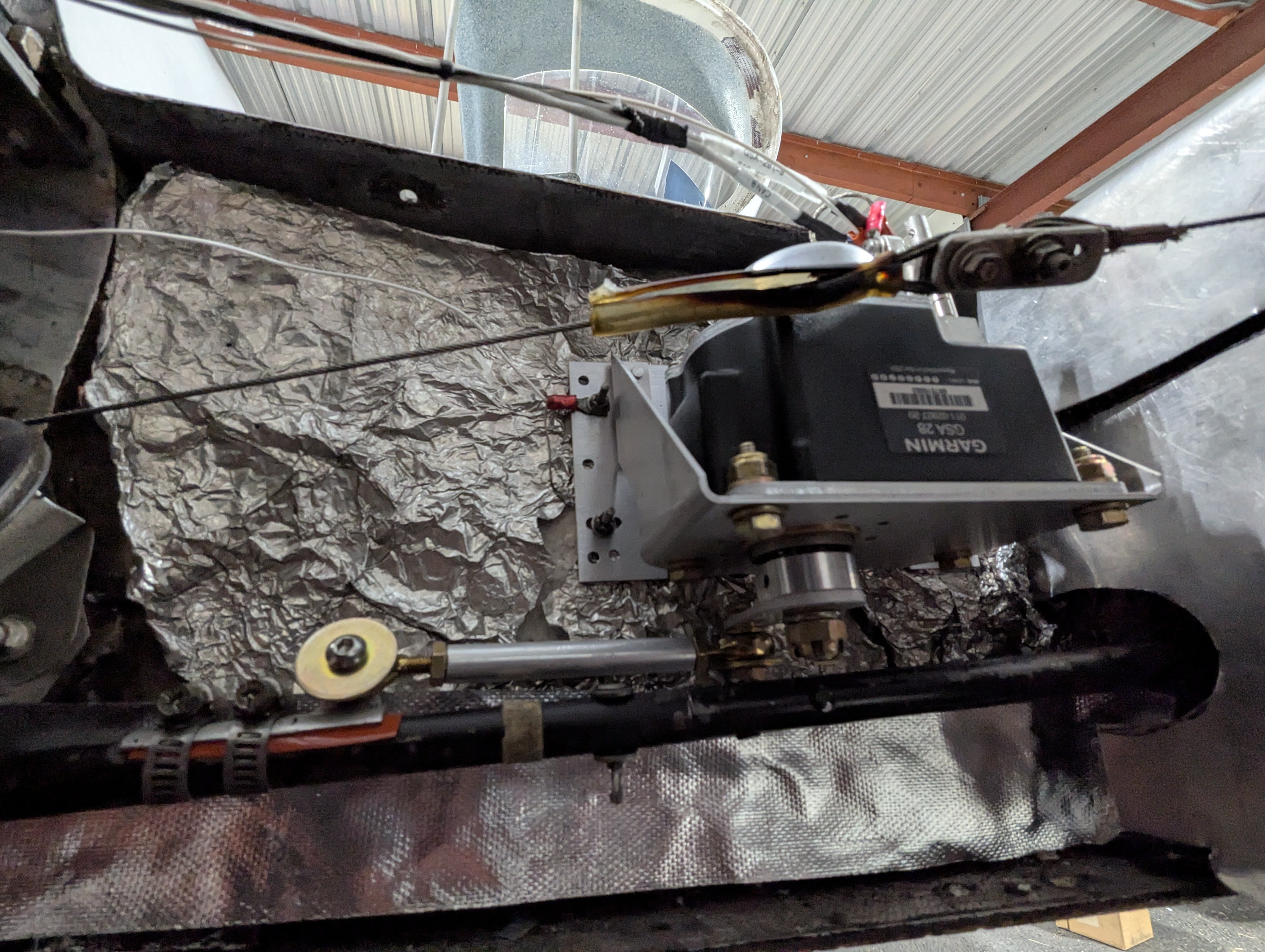 autopilot roll servo installed